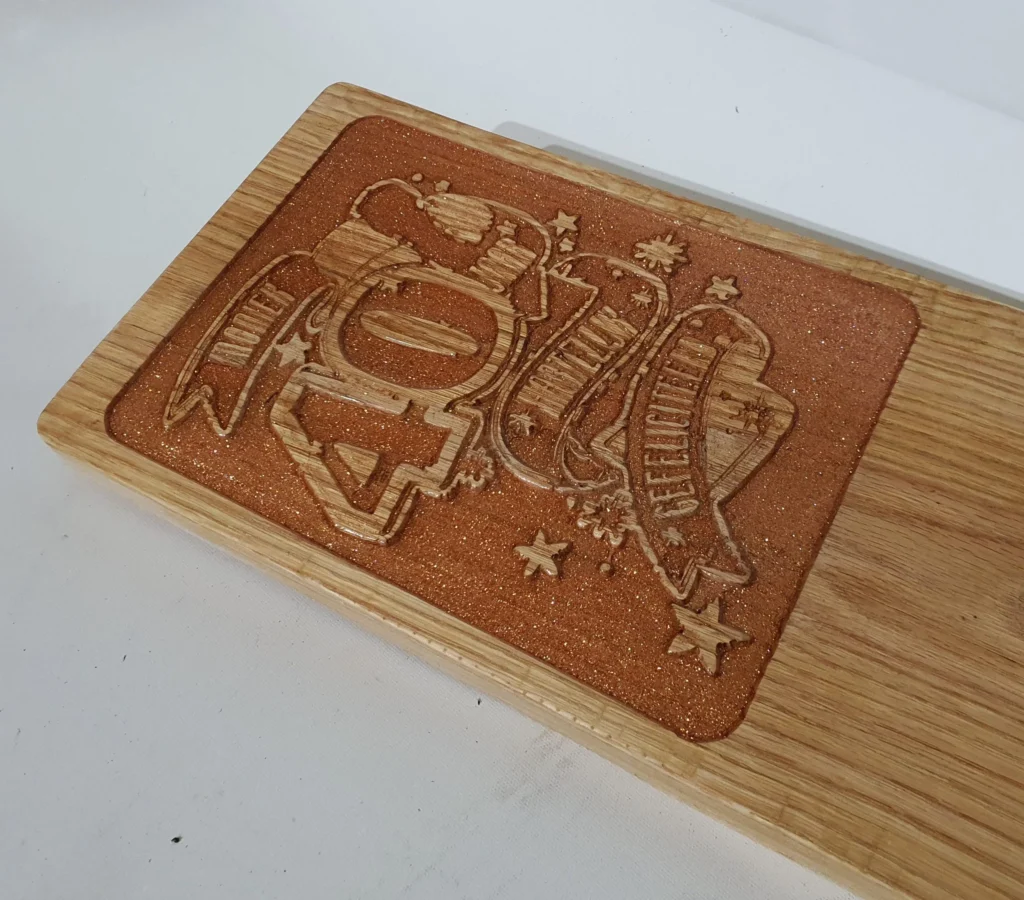 Borrelplank voor jubileum op maat gemaakt met tekst