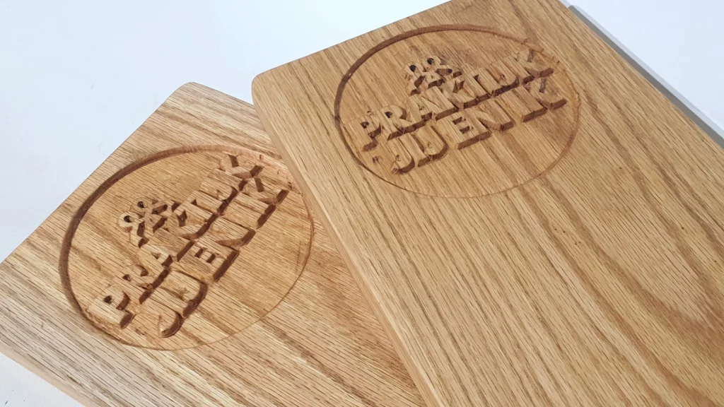 Logo in hout frezen