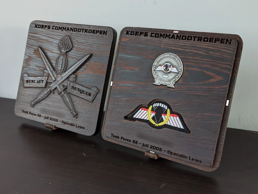 Wapenschild voor Korps Commandotroepen met logo CNC